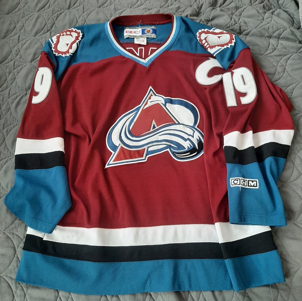 CCM Joe Sakic Colorado Avalanche Jersey (XL)